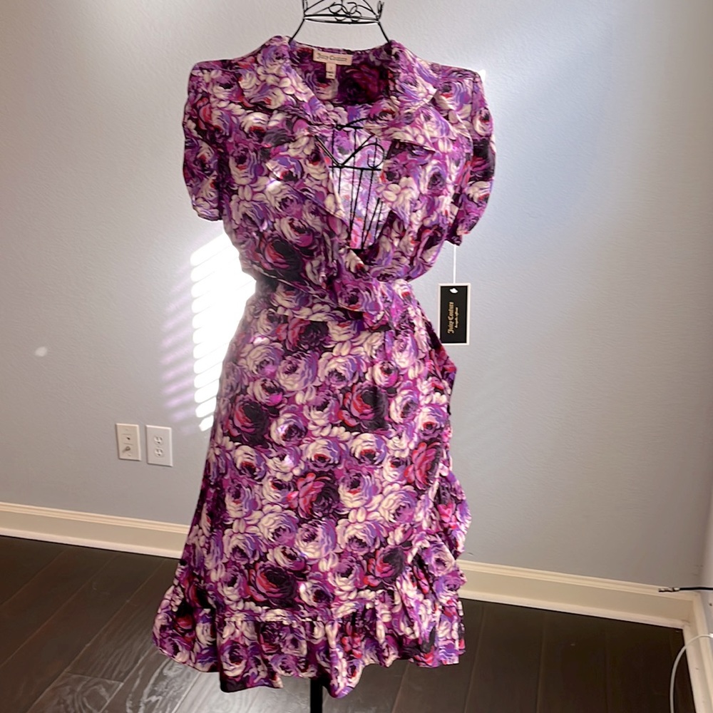 Juicy couture silk bright colors, one opening for a wrap single tie dress. Sexy!
